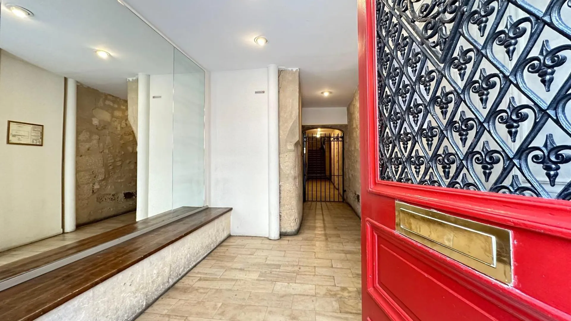 Stylish Studio Steps From Le Marais Paris France