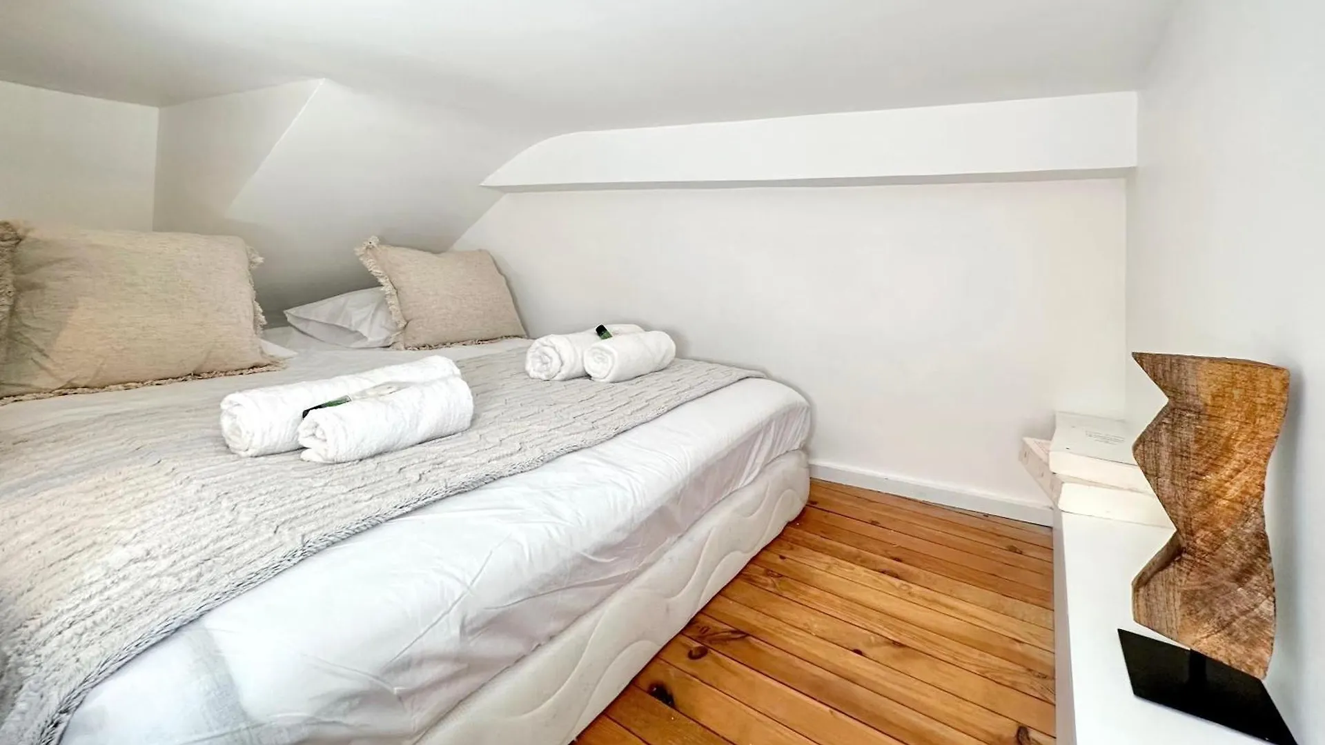 Apartment Stylish Studio Steps From Le Marais Paris