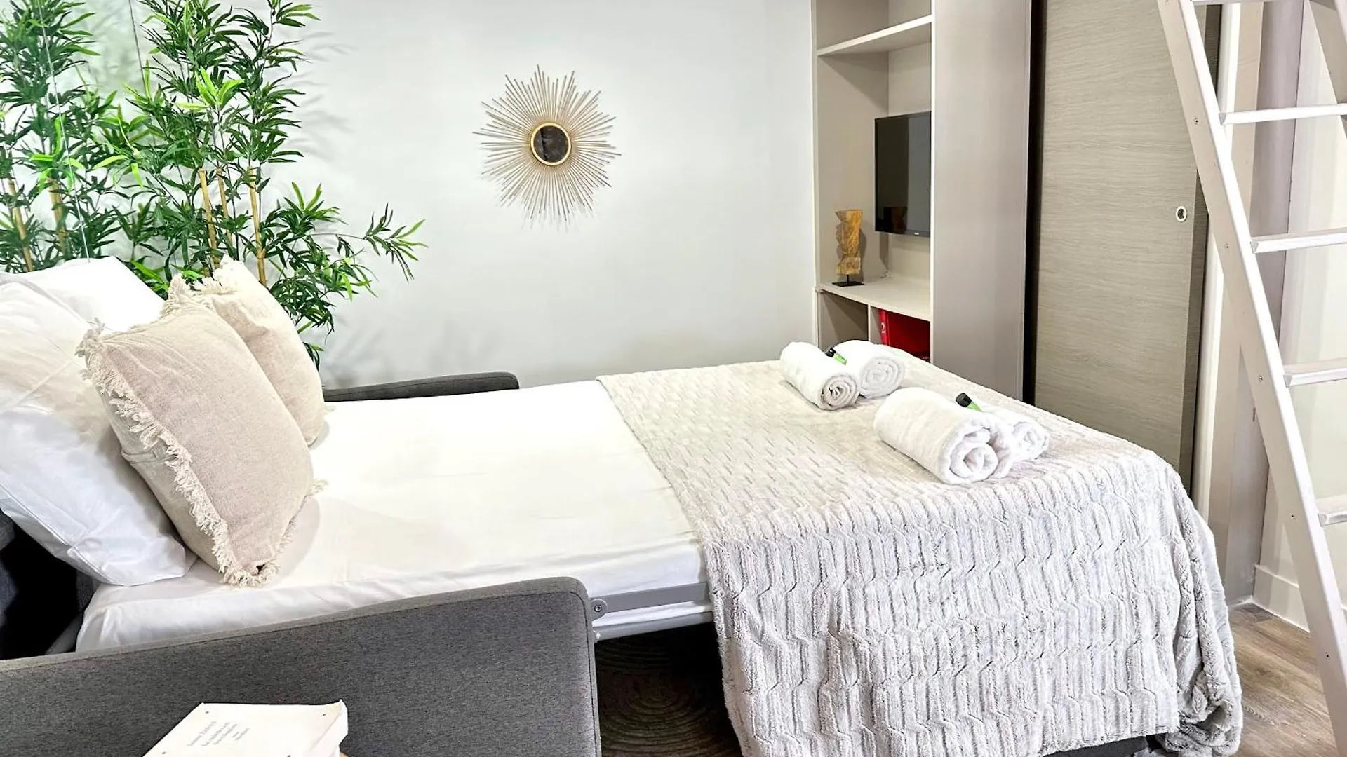 Apartment Stylish Studio Steps From Le Marais Paris