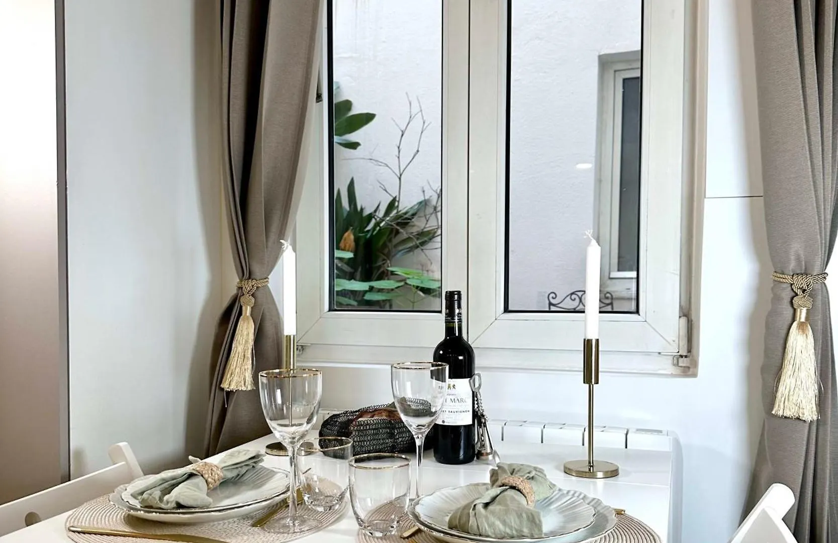 Stylish Studio Steps From Le Marais Paris Apartment