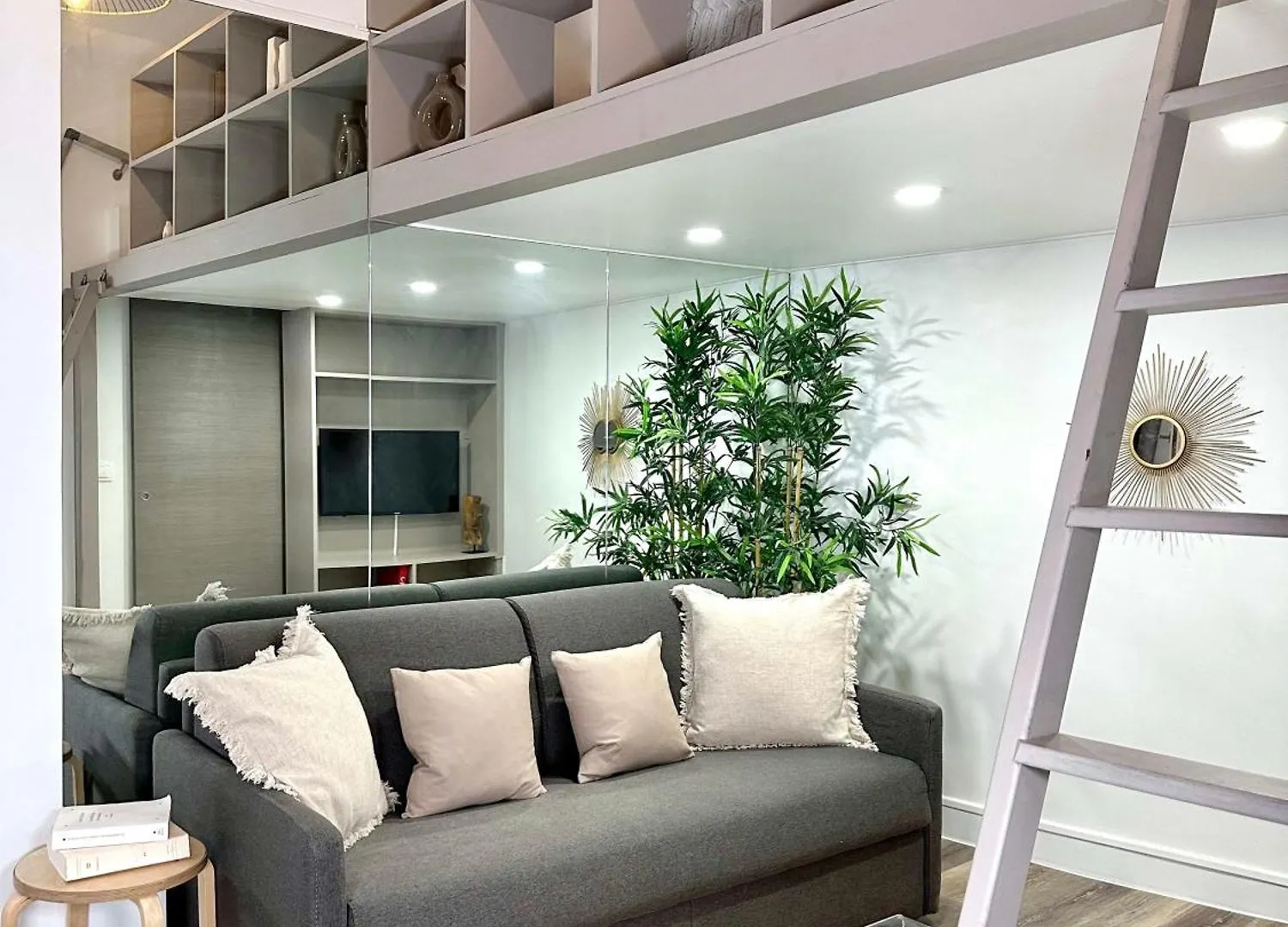 Stylish Studio Steps From Le Marais Paris 0*,  France